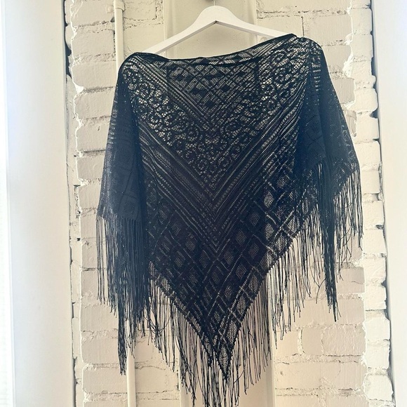 Vintage Black + Lacey With Fringe Shawl - Picture 6 of 8